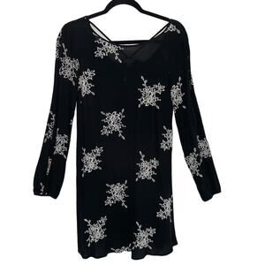 Xhilaration Black with Embroidered Flowers Split Sleeve Gauzy Mini Dress Large